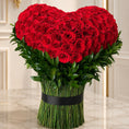 Cargar la imagen en la vista de la galería, Corazón de rosas 🌹