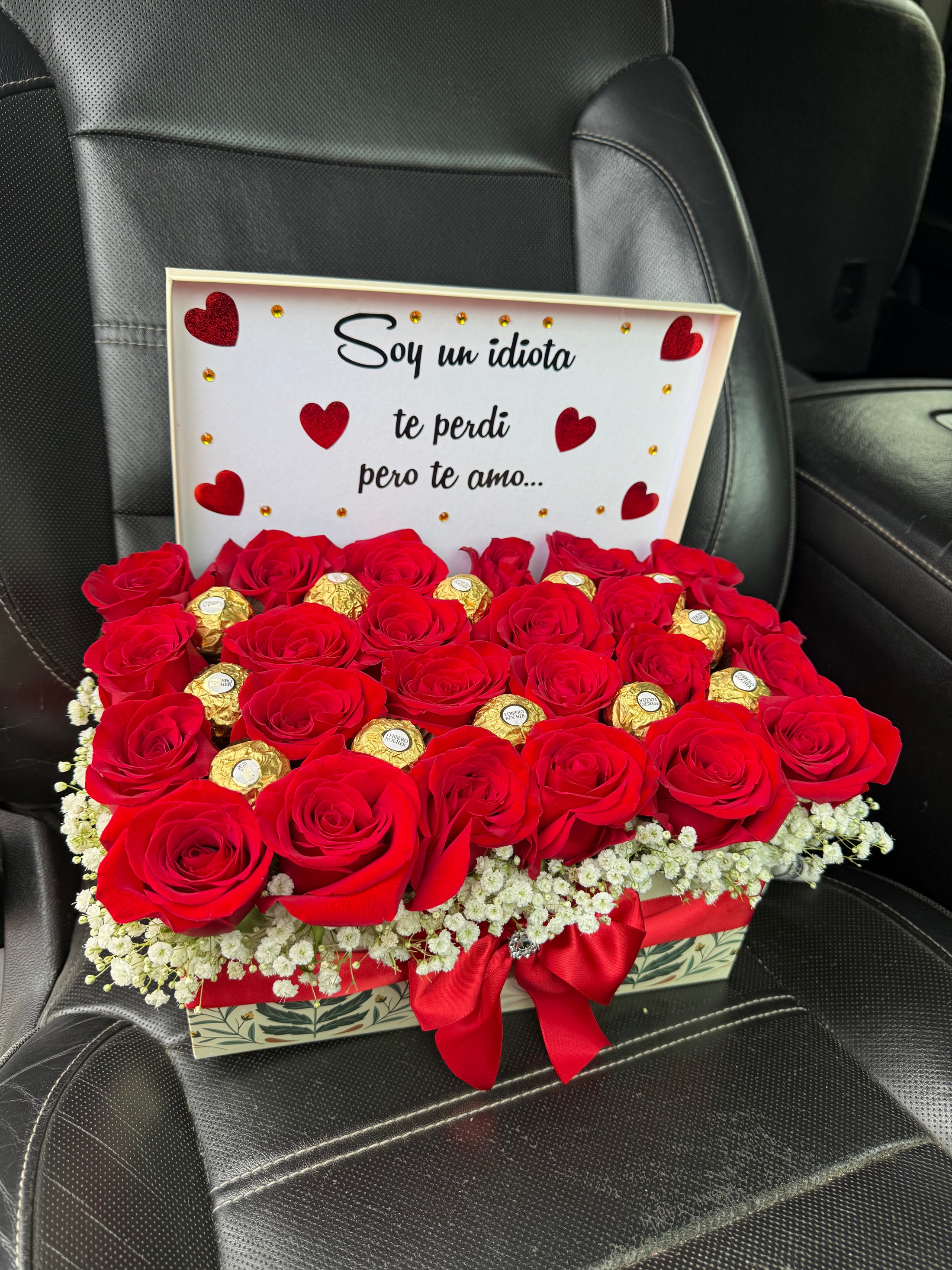 Cajita de rosas + Chocolates