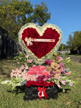 Cargar la imagen en la vista de la galería, Arreglo de corazón+flores surtidas
