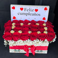 Cargar la imagen en la vista de la galería, Cajita de rosas + Chocolates
