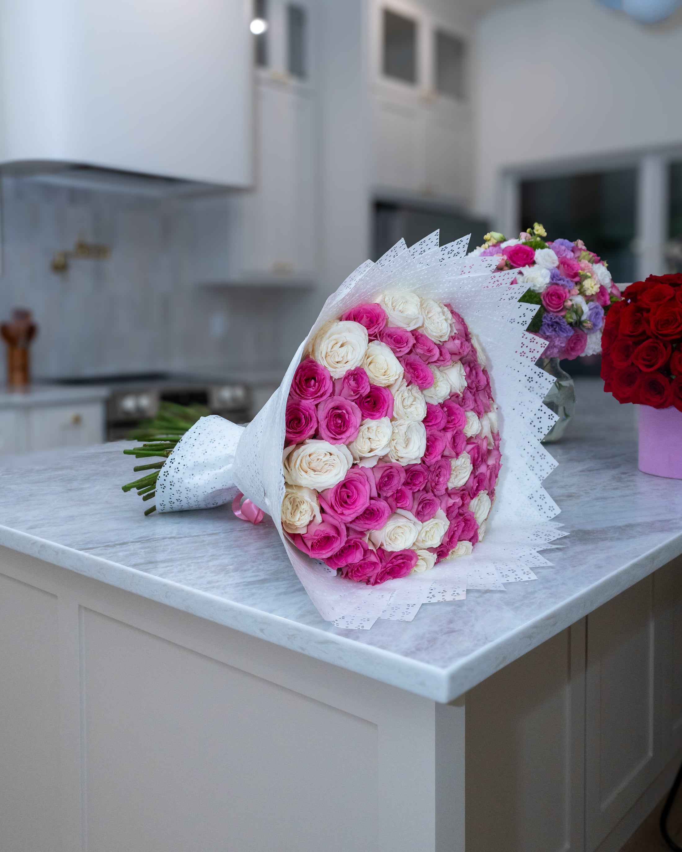 Ramo de rosas pink y blancas  💕