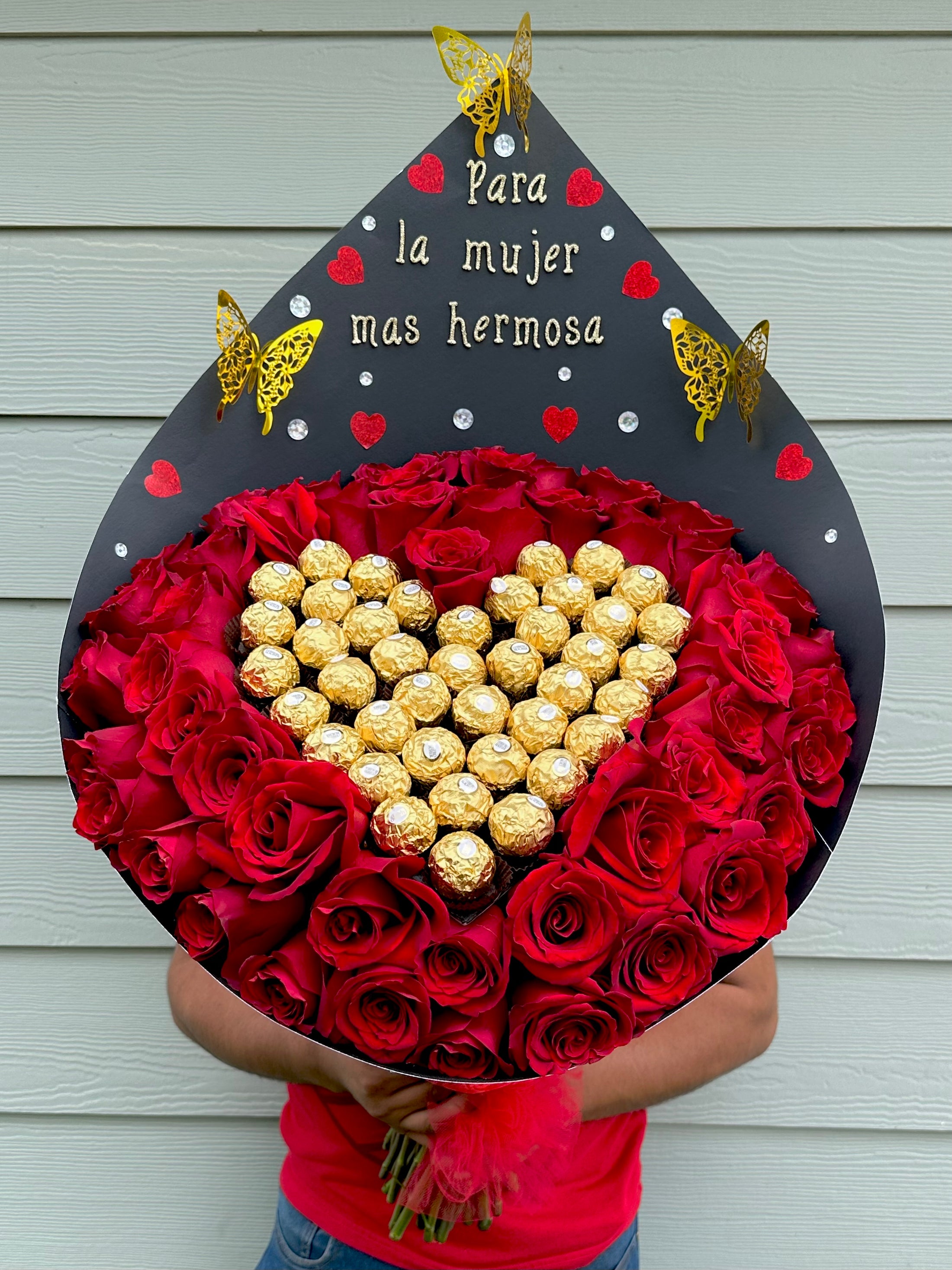 Ramo de rosas + corazón de chocolates 🌹 ❤️