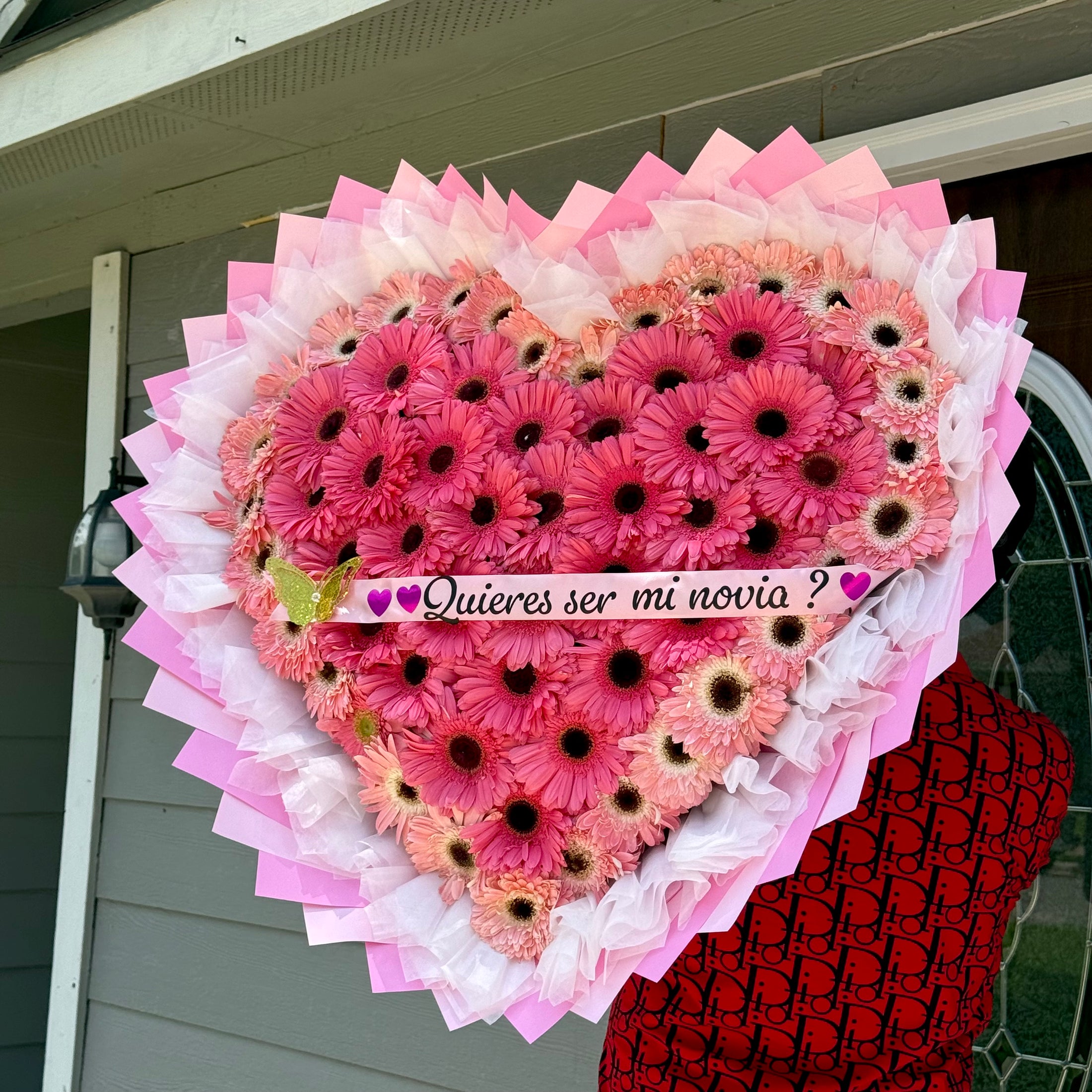 Corazón de 60 gerberas, 🌸 Color puede variar…
