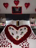 Cargar la imagen en la vista de la galería, Decoración de cuarto 200 rosas 🌹 +globos🎈+velas🕯️+letrero personalizado
