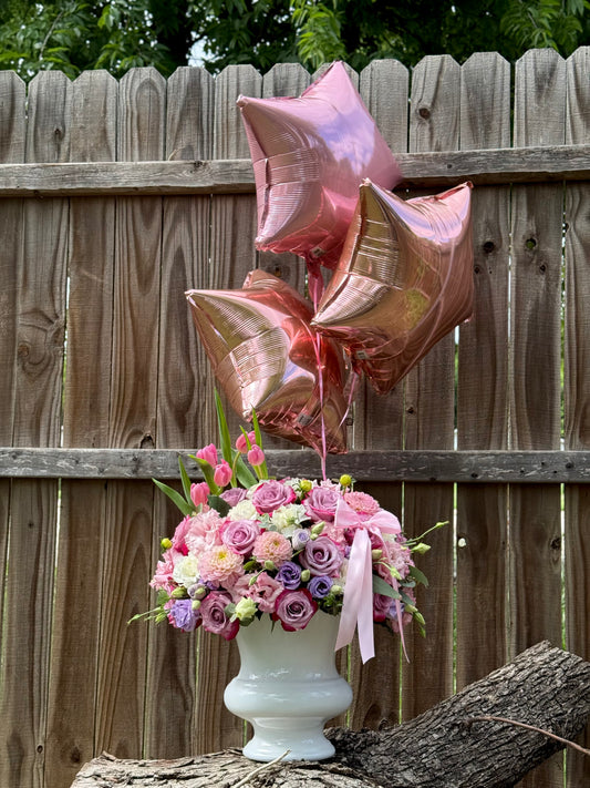 garrón de flores surtidas🌸🌹💕+ globos 🎈