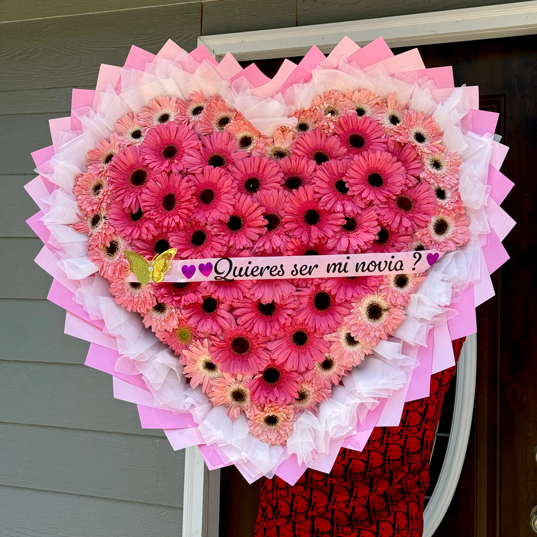 Corazón de 60 gerberas, 🌸 Color puede variar…