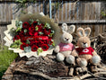 Cargar la imagen en la vista de la galería, Ramo de 36 rosas y gerberas + pareja de 🐰
